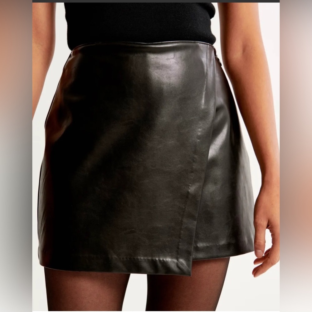 ABERCROMBIE and FITCH Women’s Black Mini Skirt With Shorts Liner Size XS NWT - Picture 3 of 5